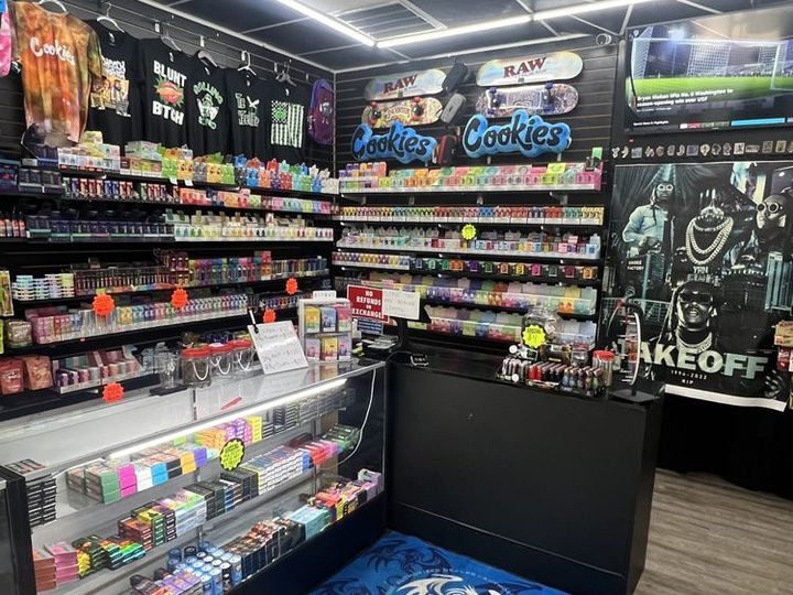 Inside Smoke Factory — smoke, vape & hookah lounge in Alpharetta, GA (10)