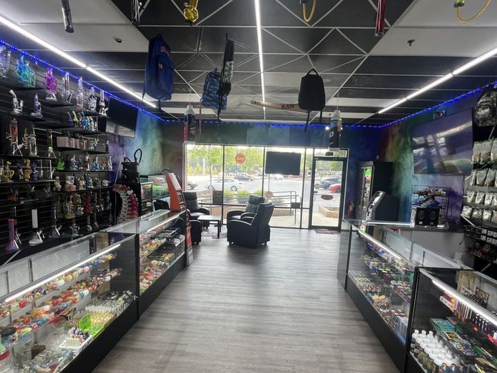 Inside Smoke Factory — smoke, vape & hookah lounge in Alpharetta, GA (8)