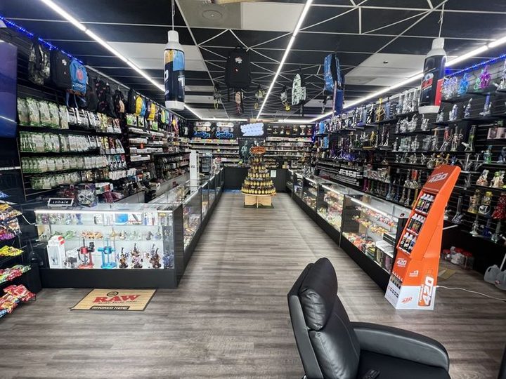 Inside Smoke Factory — smoke, vape & hookah lounge in Alpharetta, GA (9)